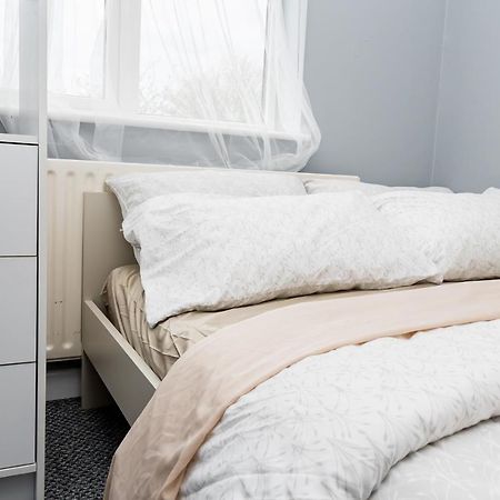 Shirley House 2, Self Catering Guest House, Self Check In, Smart Locks, 10 Min Walk To Southampton General, Aspire And Princess Anne Hospitals, Access To Fully Equipped Kitchen, Excellent Transport Links, Ideal For Longer Stays And Hospital Shifts المظهر الخارجي الصورة