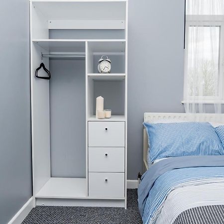Shirley House 2, Self Catering Guest House, Self Check In, Smart Locks, 10 Min Walk To Southampton General, Aspire And Princess Anne Hospitals, Access To Fully Equipped Kitchen, Excellent Transport Links, Ideal For Longer Stays And Hospital Shifts المظهر الخارجي الصورة
