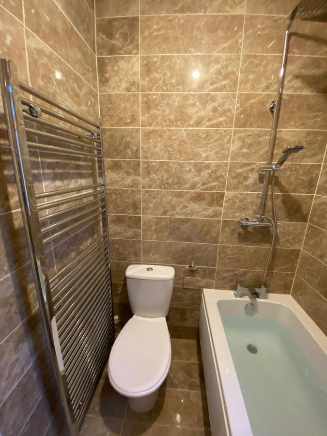 Shirley House 2, Self Catering Guest House, Self Check In, Smart Locks, 10 Min Walk To Southampton General, Aspire And Princess Anne Hospitals, Access To Fully Equipped Kitchen, Excellent Transport Links, Ideal For Longer Stays And Hospital Shifts المظهر الخارجي الصورة
