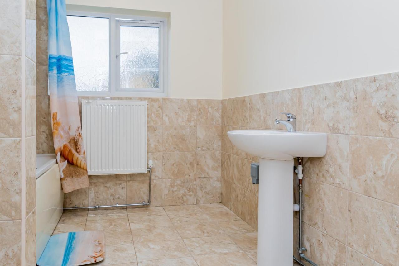Shirley House 2, Self Catering Guest House, Self Check In, Smart Locks, 10 Min Walk To Southampton General, Aspire And Princess Anne Hospitals, Access To Fully Equipped Kitchen, Excellent Transport Links, Ideal For Longer Stays And Hospital Shifts المظهر الخارجي الصورة