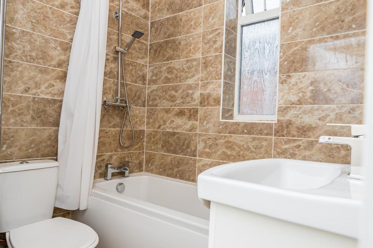 Shirley House 2, Self Catering Guest House, Self Check In, Smart Locks, 10 Min Walk To Southampton General, Aspire And Princess Anne Hospitals, Access To Fully Equipped Kitchen, Excellent Transport Links, Ideal For Longer Stays And Hospital Shifts المظهر الخارجي الصورة
