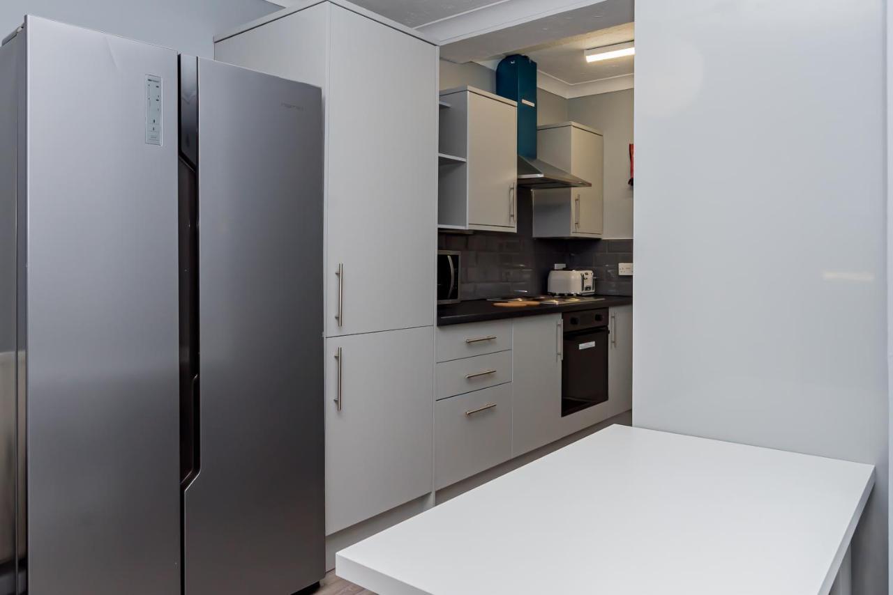 Shirley House 2, Self Catering Guest House, Self Check In, Smart Locks, 10 Min Walk To Southampton General, Aspire And Princess Anne Hospitals, Access To Fully Equipped Kitchen, Excellent Transport Links, Ideal For Longer Stays And Hospital Shifts المظهر الخارجي الصورة