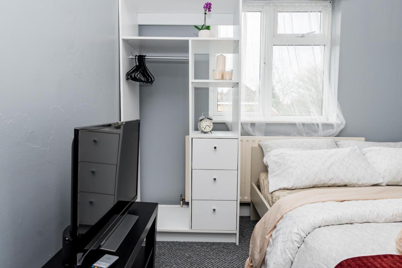 Shirley House 2, Self Catering Guest House, Self Check In, Smart Locks, 10 Min Walk To Southampton General, Aspire And Princess Anne Hospitals, Access To Fully Equipped Kitchen, Excellent Transport Links, Ideal For Longer Stays And Hospital Shifts المظهر الخارجي الصورة