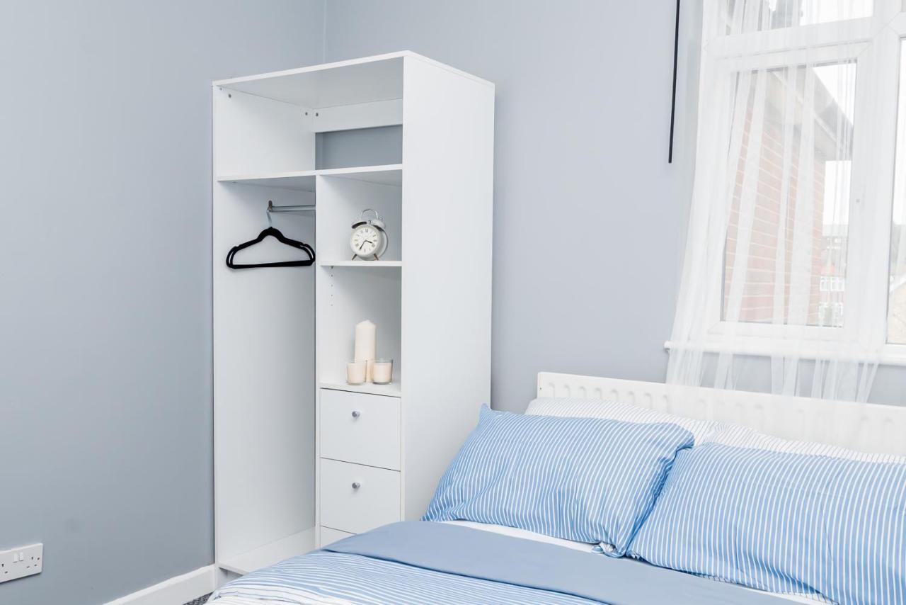 Shirley House 2, Self Catering Guest House, Self Check In, Smart Locks, 10 Min Walk To Southampton General, Aspire And Princess Anne Hospitals, Access To Fully Equipped Kitchen, Excellent Transport Links, Ideal For Longer Stays And Hospital Shifts المظهر الخارجي الصورة