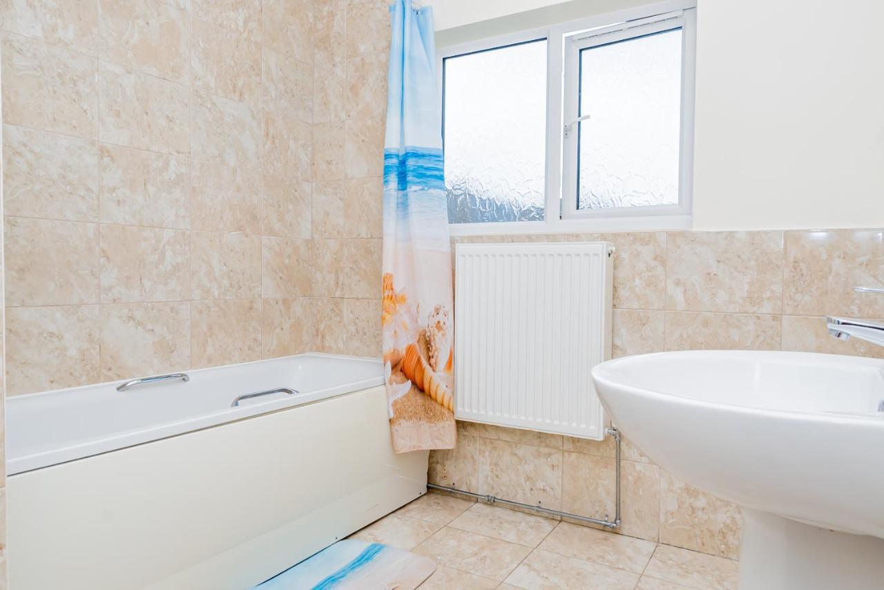 Shirley House 2, Self Catering Guest House, Self Check In, Smart Locks, 10 Min Walk To Southampton General, Aspire And Princess Anne Hospitals, Access To Fully Equipped Kitchen, Excellent Transport Links, Ideal For Longer Stays And Hospital Shifts المظهر الخارجي الصورة