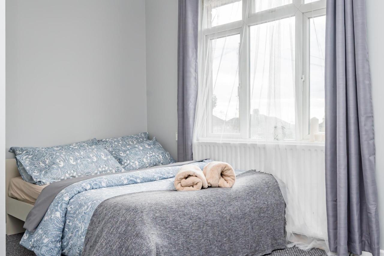 Shirley House 2, Self Catering Guest House, Self Check In, Smart Locks, 10 Min Walk To Southampton General, Aspire And Princess Anne Hospitals, Access To Fully Equipped Kitchen, Excellent Transport Links, Ideal For Longer Stays And Hospital Shifts المظهر الخارجي الصورة