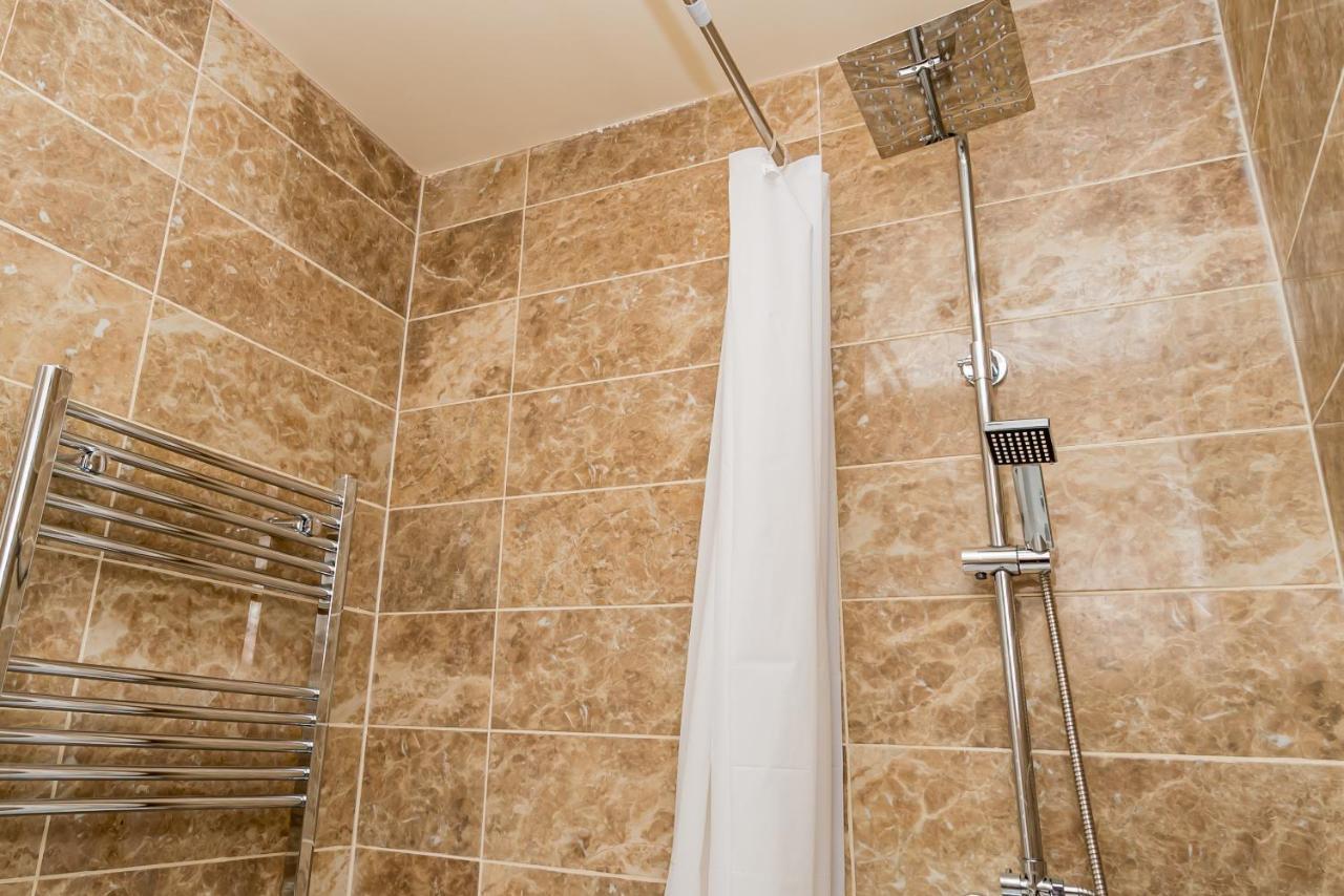Shirley House 2, Self Catering Guest House, Self Check In, Smart Locks, 10 Min Walk To Southampton General, Aspire And Princess Anne Hospitals, Access To Fully Equipped Kitchen, Excellent Transport Links, Ideal For Longer Stays And Hospital Shifts المظهر الخارجي الصورة
