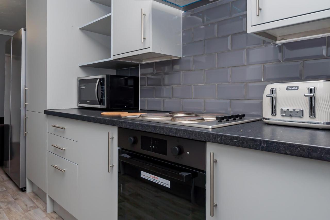 Shirley House 2, Self Catering Guest House, Self Check In, Smart Locks, 10 Min Walk To Southampton General, Aspire And Princess Anne Hospitals, Access To Fully Equipped Kitchen, Excellent Transport Links, Ideal For Longer Stays And Hospital Shifts المظهر الخارجي الصورة