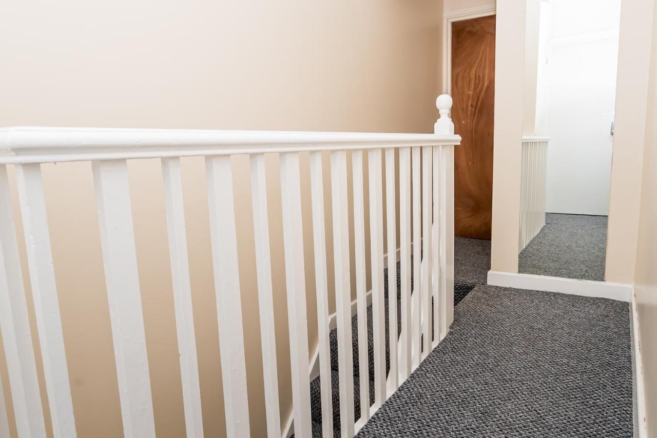 Shirley House 2, Self Catering Guest House, Self Check In, Smart Locks, 10 Min Walk To Southampton General, Aspire And Princess Anne Hospitals, Access To Fully Equipped Kitchen, Excellent Transport Links, Ideal For Longer Stays And Hospital Shifts المظهر الخارجي الصورة