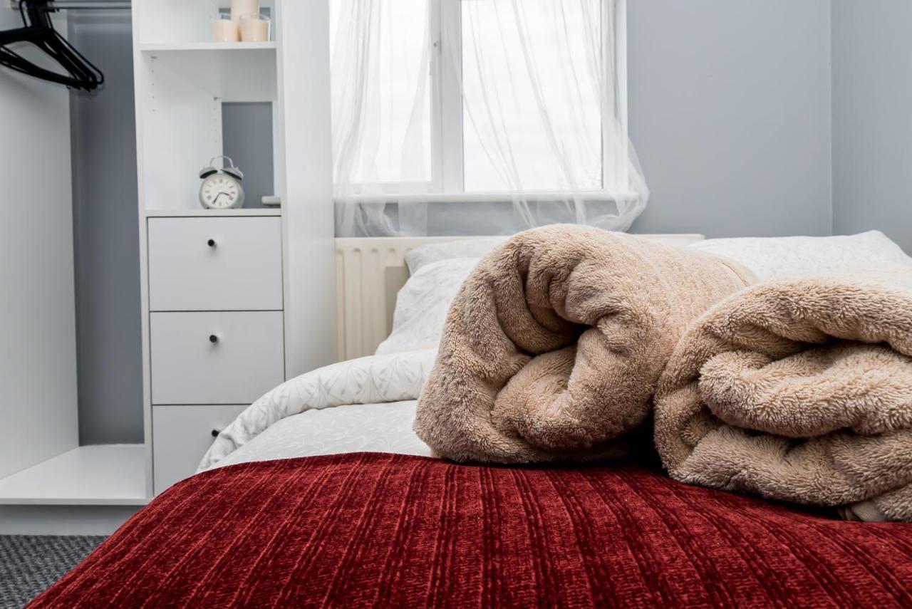 Shirley House 2, Self Catering Guest House, Self Check In, Smart Locks, 10 Min Walk To Southampton General, Aspire And Princess Anne Hospitals, Access To Fully Equipped Kitchen, Excellent Transport Links, Ideal For Longer Stays And Hospital Shifts المظهر الخارجي الصورة